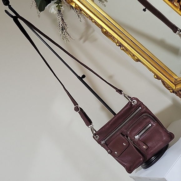 Fossil Leather Crossbody Bag in beautiful Cherry Brown🤎🐿 - Picture 1 of 12